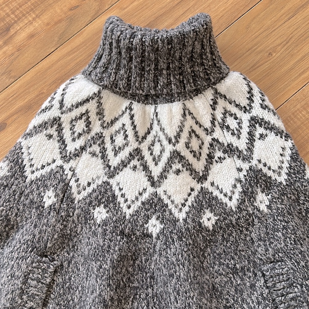 Osh Kosh B’gosh Poncho Cape Kids Grey & White Size 6